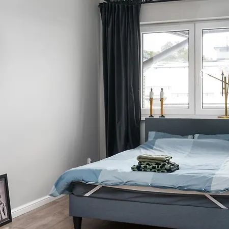 Apartament Bernadovo Park アパート